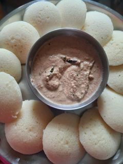 सूजी की इडली (Suji ki idli recipe in Hindi) रेसिपी मुख्य फोटो