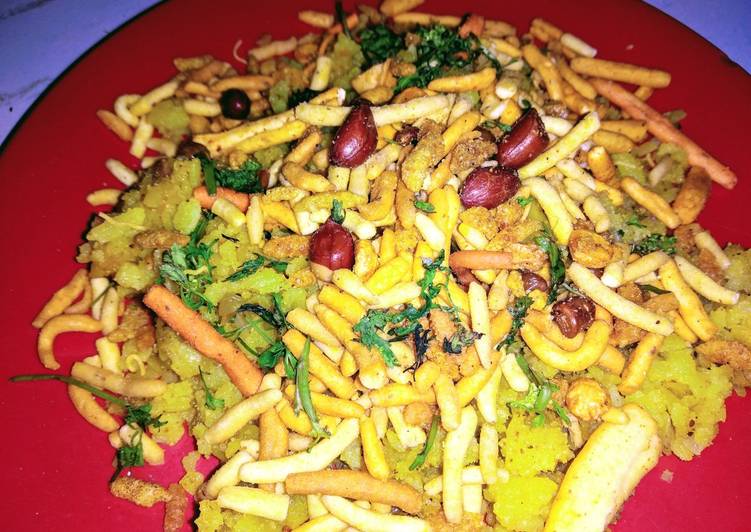 Recipe of Speedy Poha (mixed with bhel)