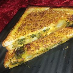 A picture of Leftover aloo soya methi sandwich.