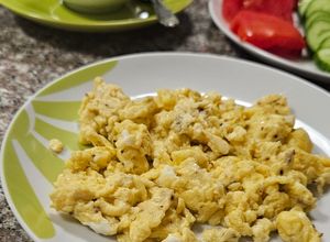 صورة لوصفة البيض المخفوق بالحليب scrambled egg 🥚🥚🥚