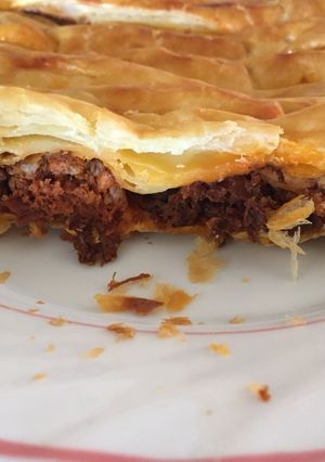 Una foto de Empanada de compango (restos de fabada)
