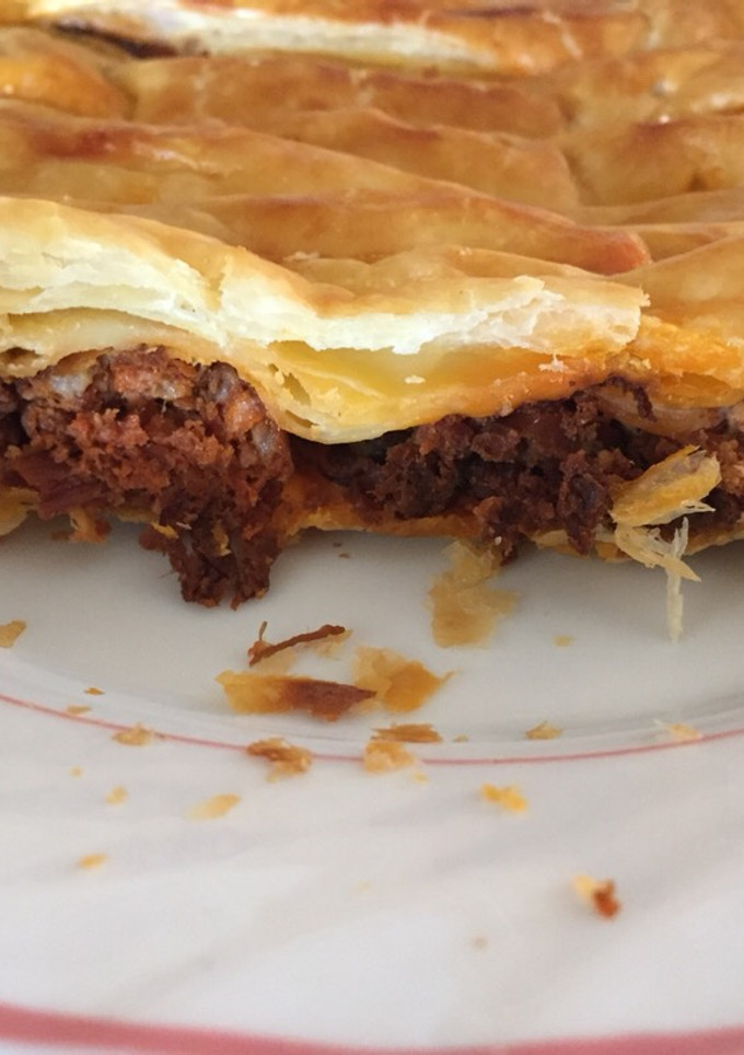 Una foto de Empanada de compango (restos de fabada)