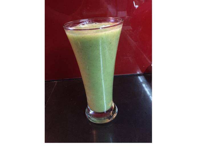 Cara Gampang Membuat Diet Juice Banana Kiwi Spinach, Menggugah Selera