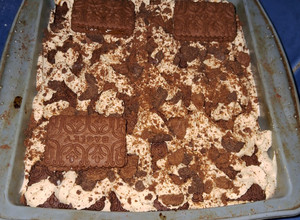 Una foto de Chocotorta pero con crema de leche