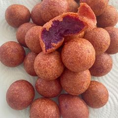 A picture of Purple Sweet Potato Ball.