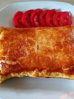 Una foto de Empanada de jamón serrano, higos y queso
