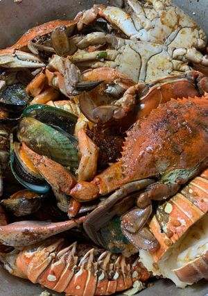 A picture of Seafood Boil.