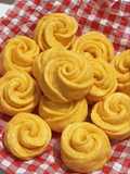 Butternut Squash Rose-Shaped Rolls