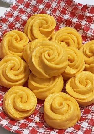 A picture of Butternut Squash Rose-Shaped Rolls.