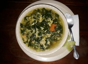 Una foto de Sopa de chipilín con huevo...🇸🇻