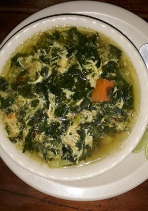 Una foto de Sopa de chipilín con huevo...🇸🇻
