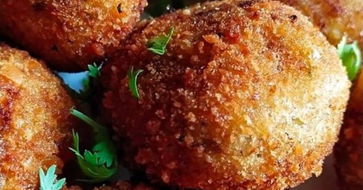 Potato cheese ball Recipe by Shazi Mudabbir Cookpad