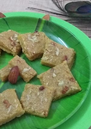 A picture of Rava(suji)-Besan Barfi (Semolina-Gram Flour Barfi).