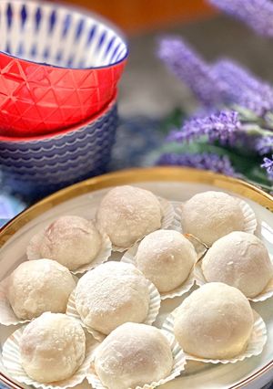 A picture of Super soft mochi - peanut filling.