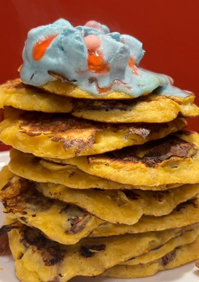 Una foto de Pasitas banana pancake 🥞 🍌