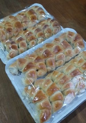 Una foto de Medialunas Fáciles y PASO A PASO 🥐💖