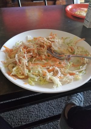 Una foto de Ensalada de pollo