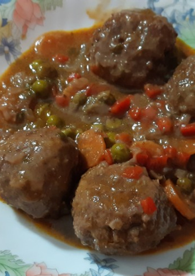 Una foto de Albóndigas en salsa de alcaparras