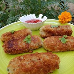 A picture of 🐔🍟Chicken cutlets🍟🐔❤🐣🐣 #CookpadRamadan #IftarSpecialWithHuma #Ramadan5weeksChallenge.