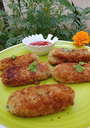 A picture of 🐔🍟Chicken cutlets🍟🐔❤🐣🐣 #CookpadRamadan #IftarSpecialWithHuma #Ramadan5weeksChallenge.