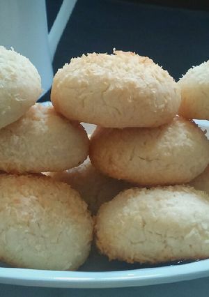 A picture of Coconut cookies.