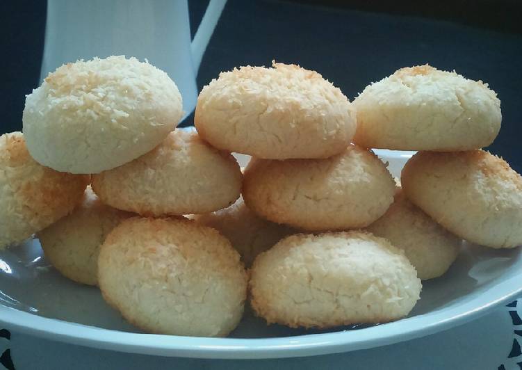 How to Prepare Homemade Coconut cookies