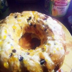 A picture of Jam nd cream tea cake.