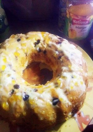 A picture of Jam nd cream tea cake.
