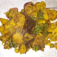 A picture of Cauliflower bhaji.