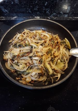 Foto principal de Lechuga al vapor con cebolla y champiñones
