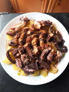 Una foto de Pulpo a la gallega