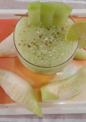 A picture of Muskmelon cooler.