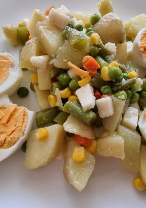 Una foto de Ensalada de papas con un toque distinto