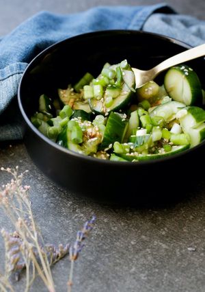 Une photo de Salade de concombre asiatique