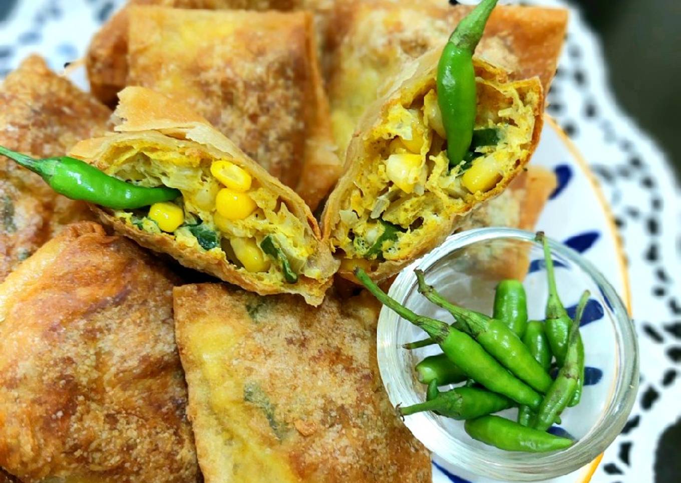 169. Martabak telur isi jagung