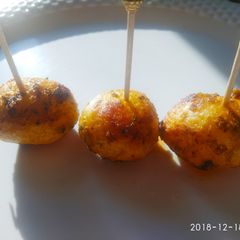 A picture of Spicy Potato Tikka in appe pan.