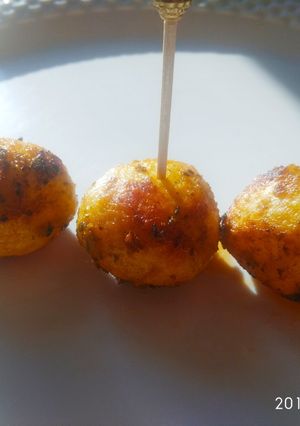 A picture of Spicy Potato Tikka in appe pan.