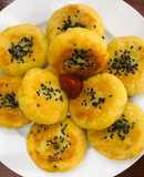 Bánh khoai lang chiên phủ vừng đen