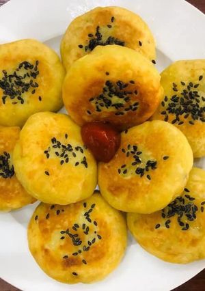 Hình của món Bánh khoai lang chiên phủ vừng đen.