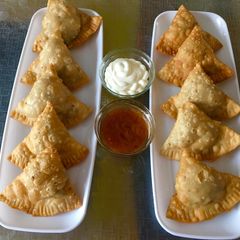A picture of Lamb / beef / mutton meat Samosas:.