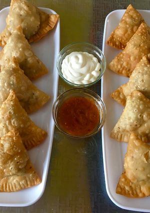 A picture of Lamb / beef / mutton meat Samosas:.