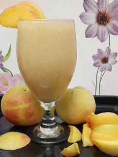 A picture of Peach Banana Smoothie 🍑🍌🍑🍌.