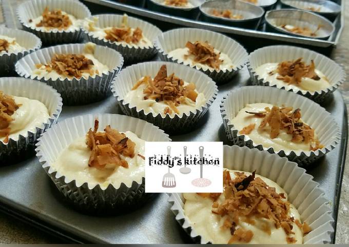 Recipe of Perfect #bakecake COCONUT CAKE TOPPING WITH COCONUT FLAKES😍😍😋