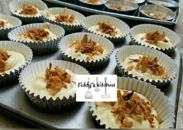 Recipe of Favorite #bakecake COCONUT CAKE TOPPING WITH COCONUT FLAKES😍😍😋