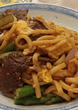 A picture of 黑椒牛肉炒烏冬 (Black Pepper Beef Udon).