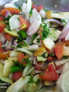 अमरूद का सलाद (Amrood ka salad recipe in hindi) रेसिपी मुख्य फोटो