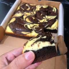 Fudgy Brownies Cream Cheese রেসিপির প্রধান ছবি