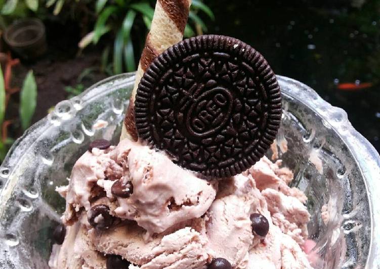 Langkah Mudah untuk Menyiapkan Es Krim Cokelat Lembut Simple, Menggugah Selera