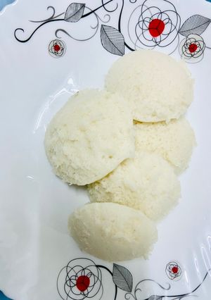 A picture of Idli.
