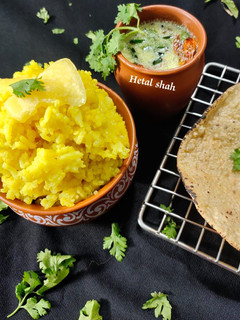 मूंग दाल खिचड़ी (Moong dal khichdi recipe in hindi) रेसिपी मुख्य फोटो